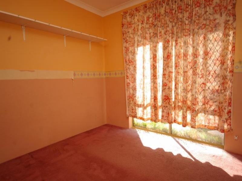 5 Chestnut Grove, Mirrabooka WA 6061