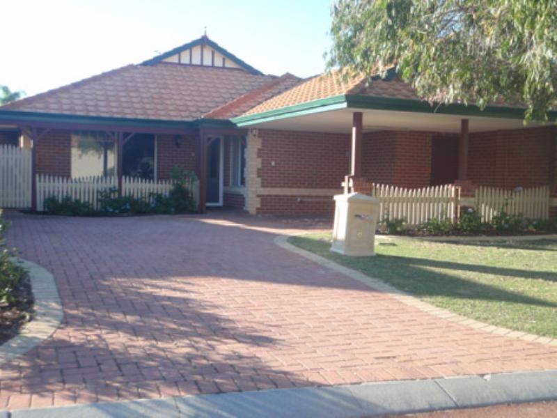 8 Mayena Retreat, Hillarys WA 6025