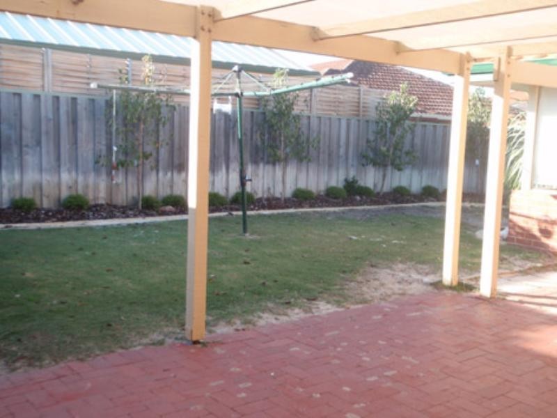 8 Mayena Retreat, Hillarys WA 6025