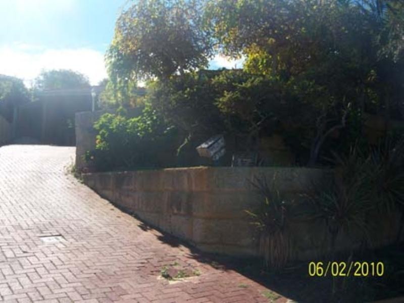 17 Island Retreat, Ballajura WA 6066
