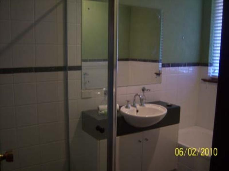 17 Island Retreat, Ballajura WA 6066