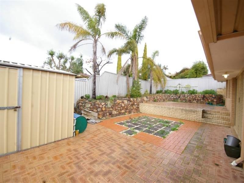 31 Whitcombe Way, Alexander Heights WA 6064