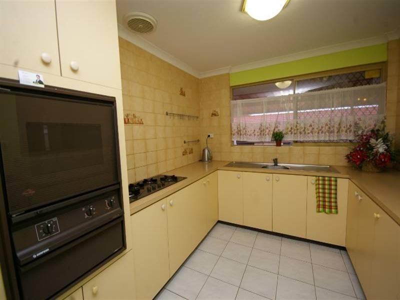 31 Whitcombe Way, Alexander Heights WA 6064