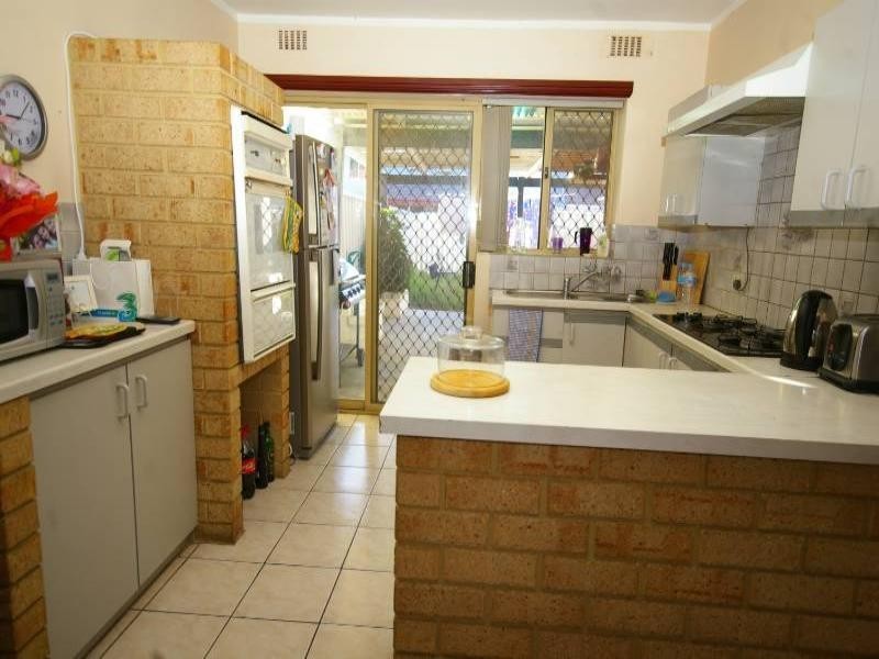 4 Hainsworth Avenue, Girrawheen WA 6064