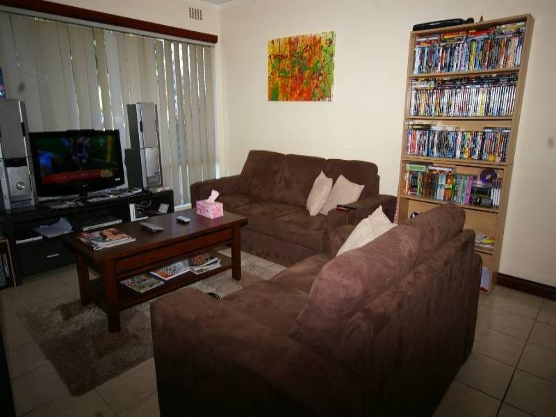 4 Hainsworth Avenue, Girrawheen WA 6064