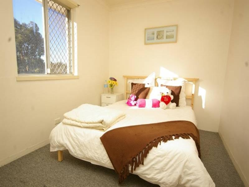 4 Hainsworth Avenue, Girrawheen WA 6064