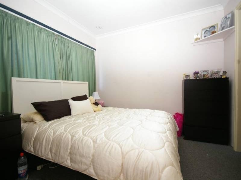 4 Hainsworth Avenue, Girrawheen WA 6064