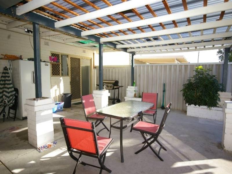 4 Hainsworth Avenue, Girrawheen WA 6064