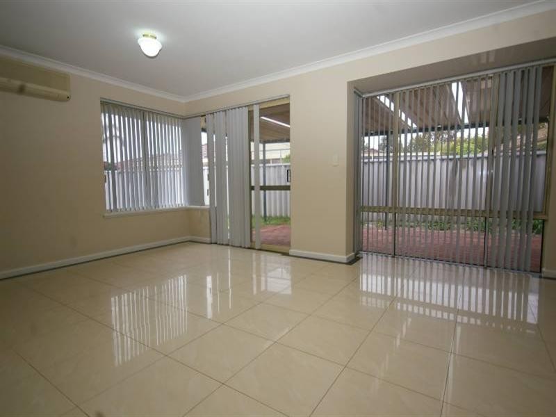 4 Kareena Place, Ballajura WA 6066