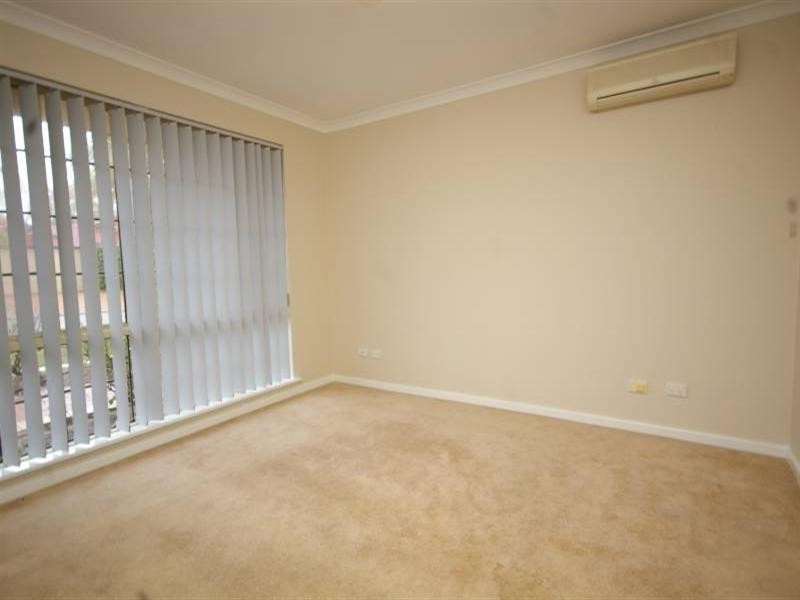 4 Kareena Place, Ballajura WA 6066