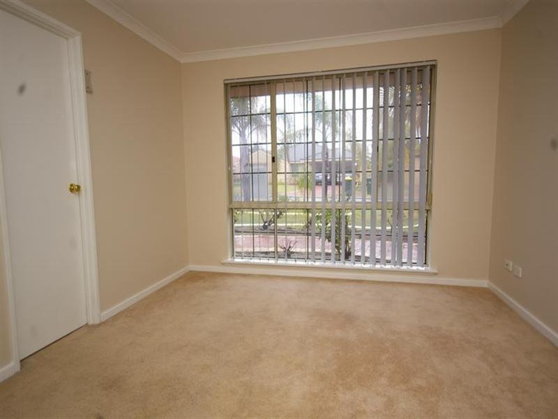 4 Kareena Place, Ballajura WA 6066