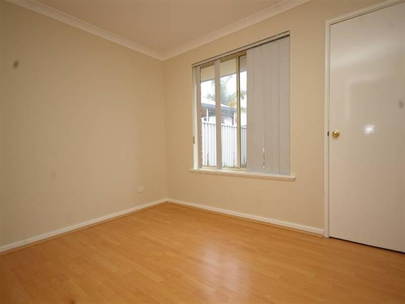 4 Kareena Place, Ballajura WA 6066