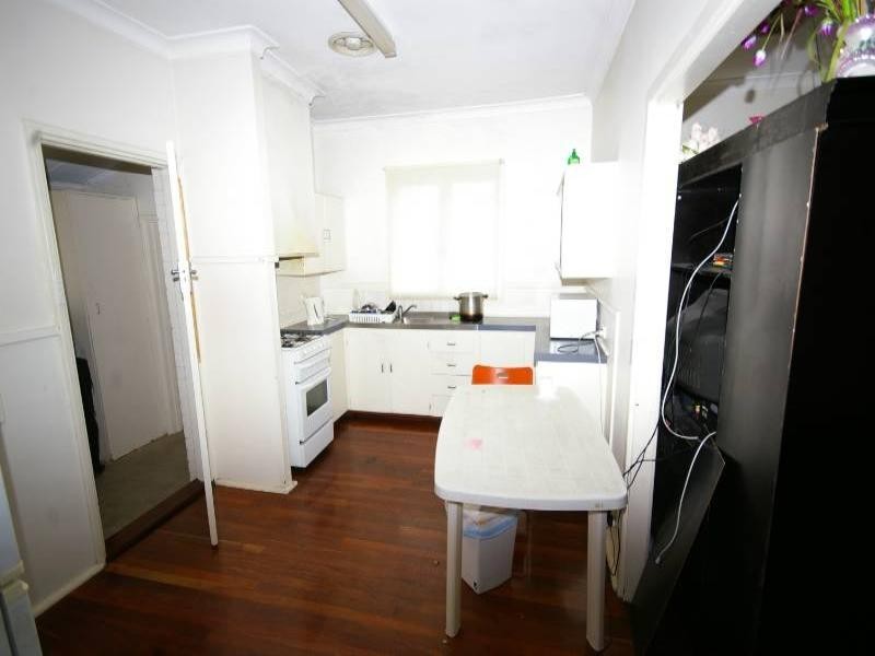 15 Ilumba Way, Nollamara WA 6061