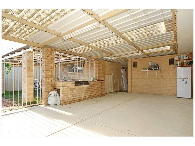 11 Emblem Loop, Alexander Heights WA 6064