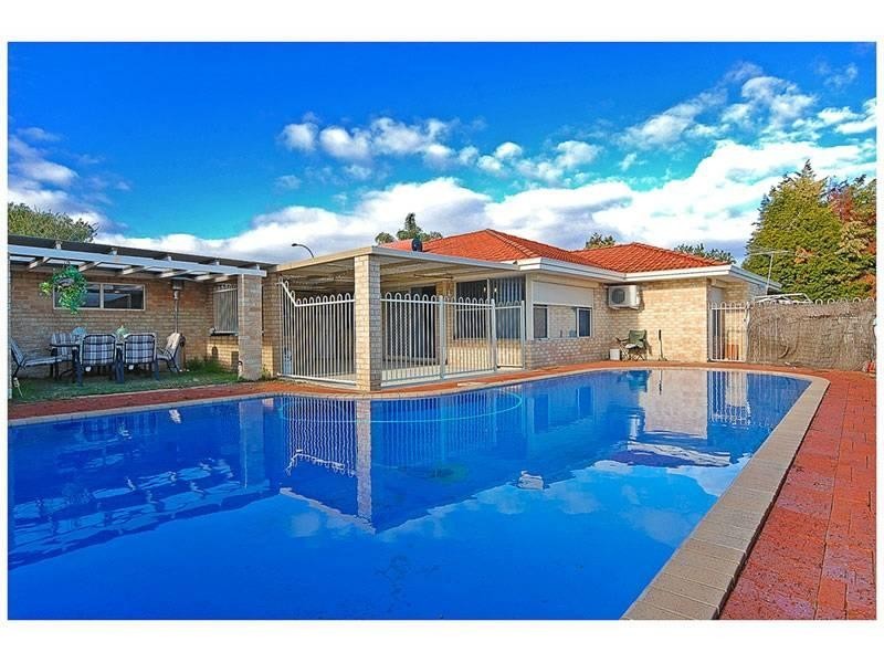 11 Emblem Loop, Alexander Heights WA 6064