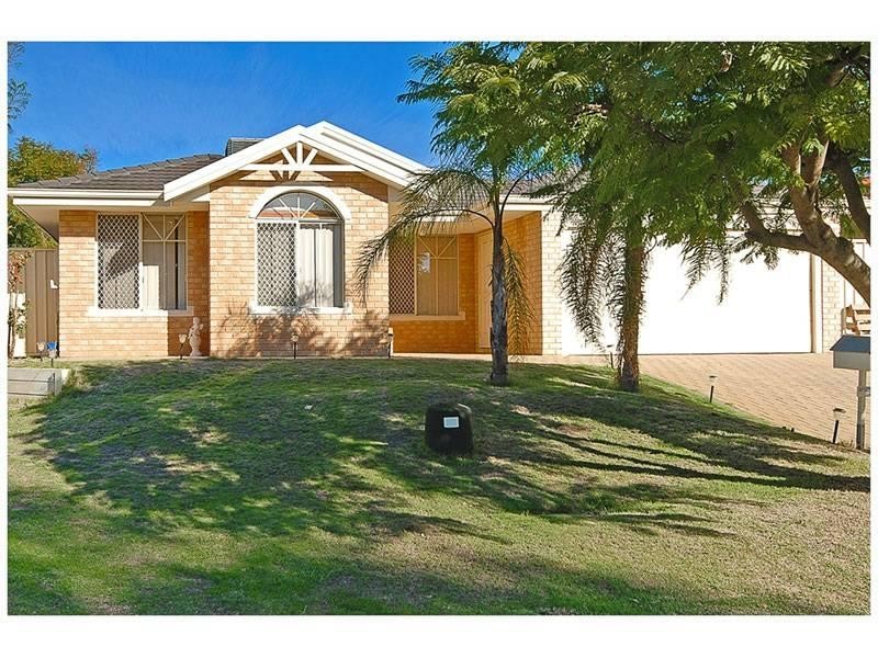 24 Cleveland Court, Marangaroo WA 6064