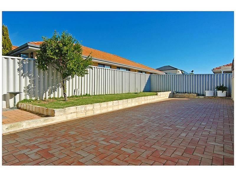 24 Cleveland Court, Marangaroo WA 6064