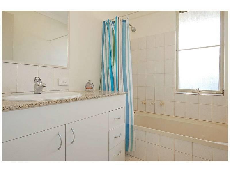 24 Cleveland Court, Marangaroo WA 6064