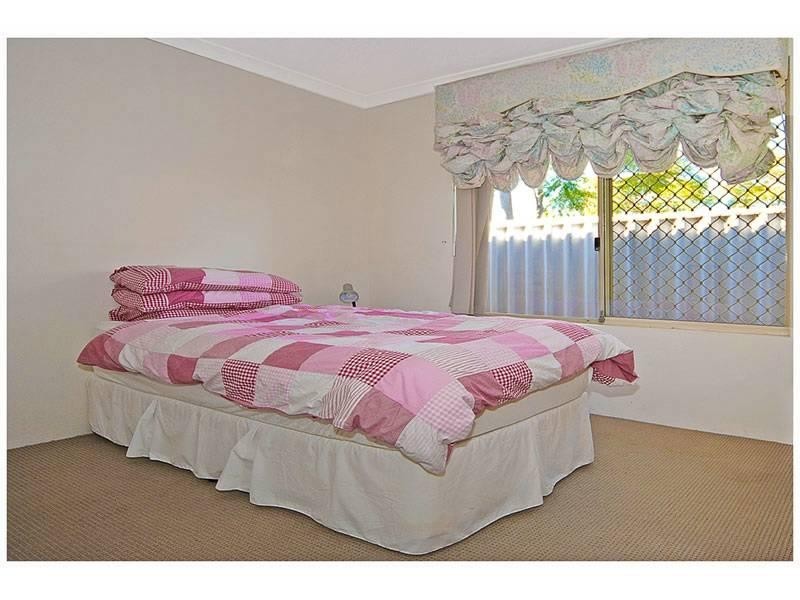 24 Cleveland Court, Marangaroo WA 6064