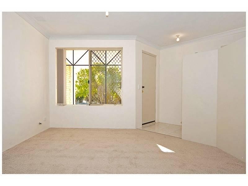 24 Cleveland Court, Marangaroo WA 6064