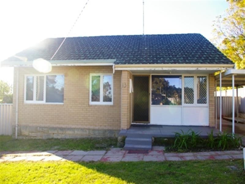 13 Greville Way, Girrawheen WA 6064