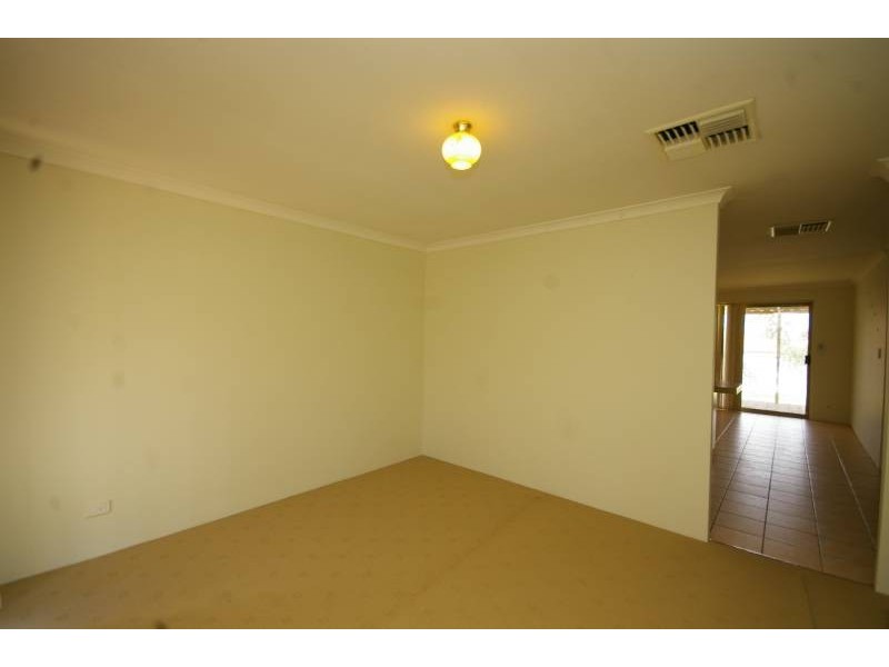 19 Coppercups Retreat, Mirrabooka WA 6061