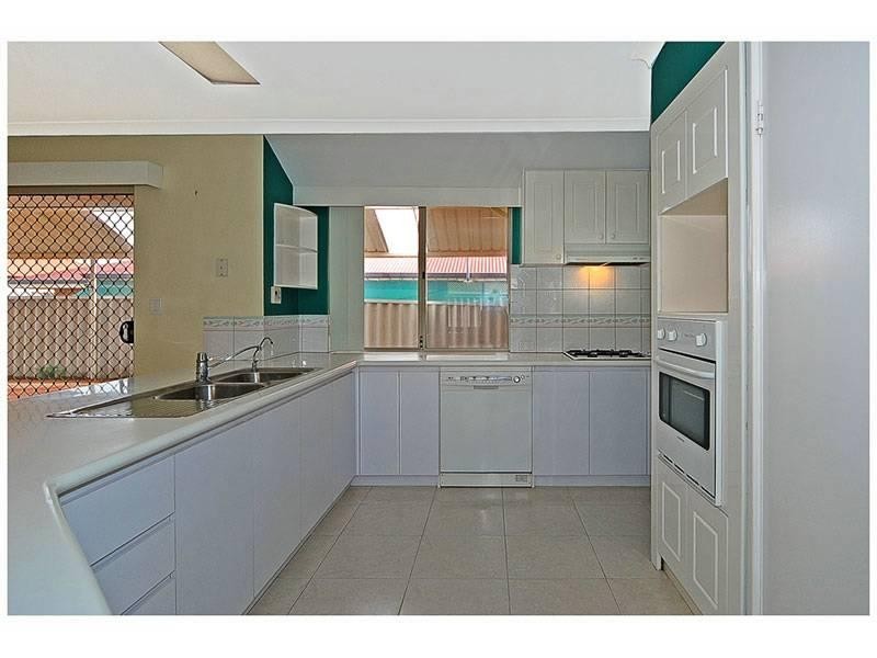 16 Truscott Elbow, Alexander Heights WA 6064