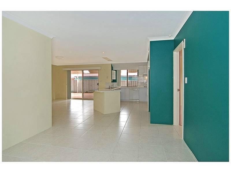 16 Truscott Elbow, Alexander Heights WA 6064