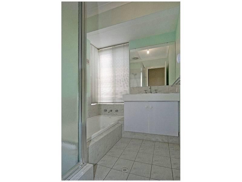 16 Truscott Elbow, Alexander Heights WA 6064