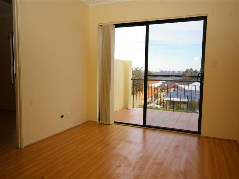 19 Renner Circle, Wanneroo WA 6065