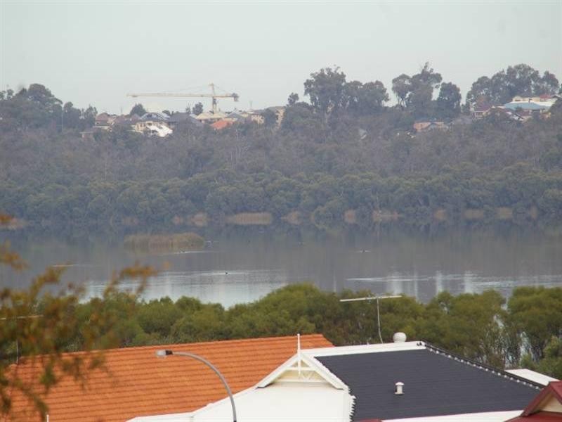 19 Renner Circle, Wanneroo WA 6065