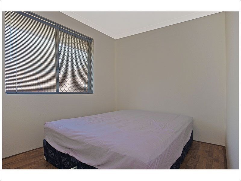 76 Giralt Road, Marangaroo WA 6064