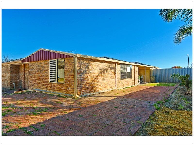 76 Giralt Road, Marangaroo WA 6064