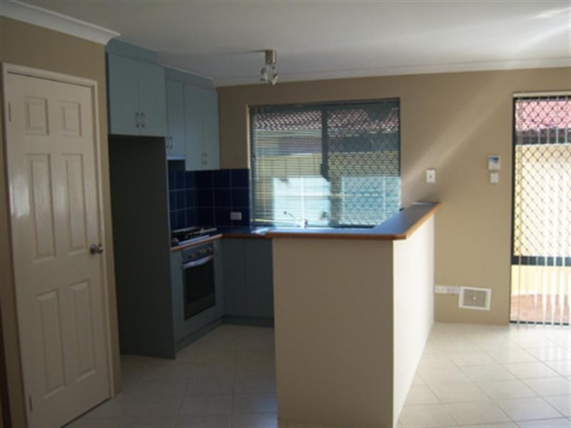 32 Gibb Crescent, Westminster WA 6061