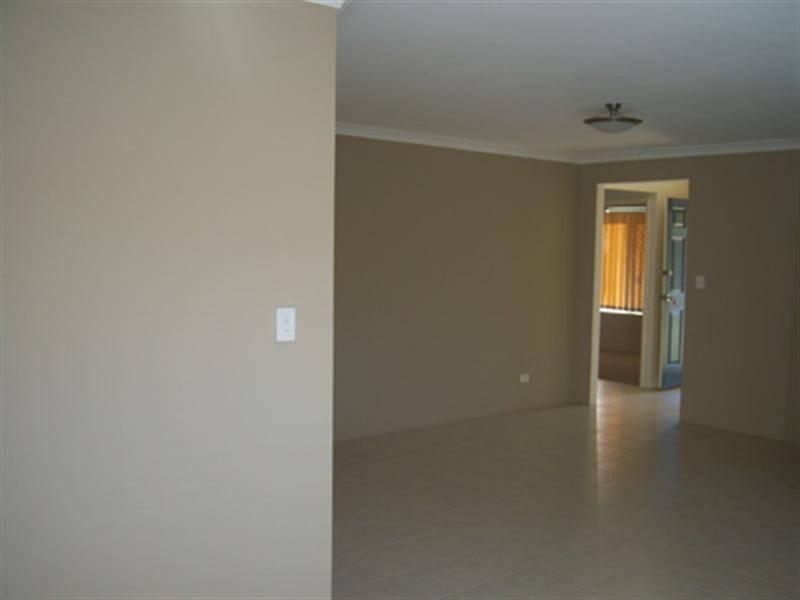 32 Gibb Crescent, Westminster WA 6061