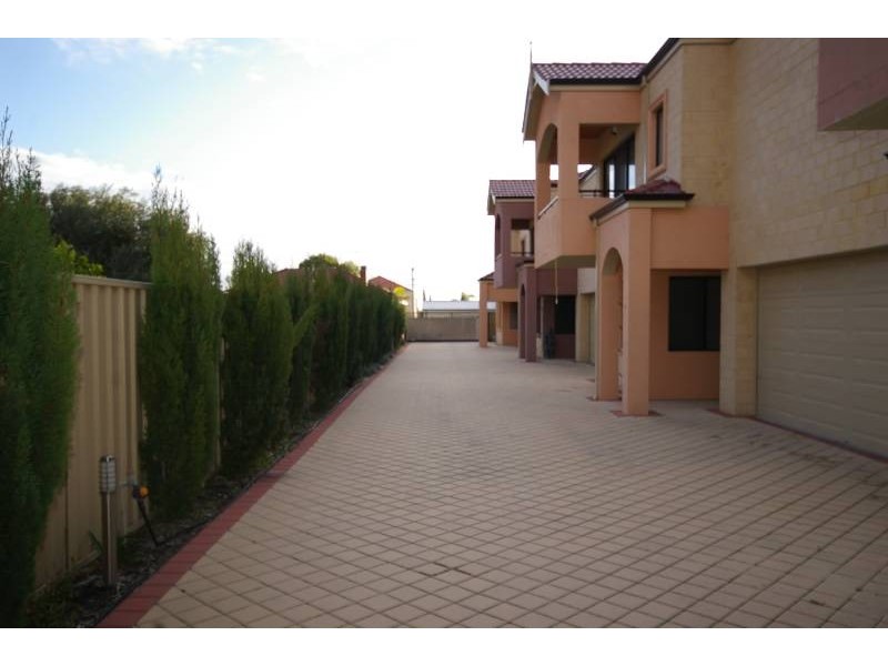 2/125 Wanneroo Road, Tuart Hill WA 6060