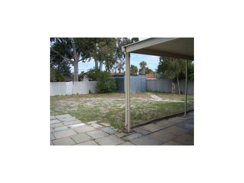 15 Brecknock Way, Girrawheen WA 6064