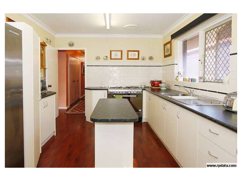 6 Sanderson Street, Embleton WA 6062