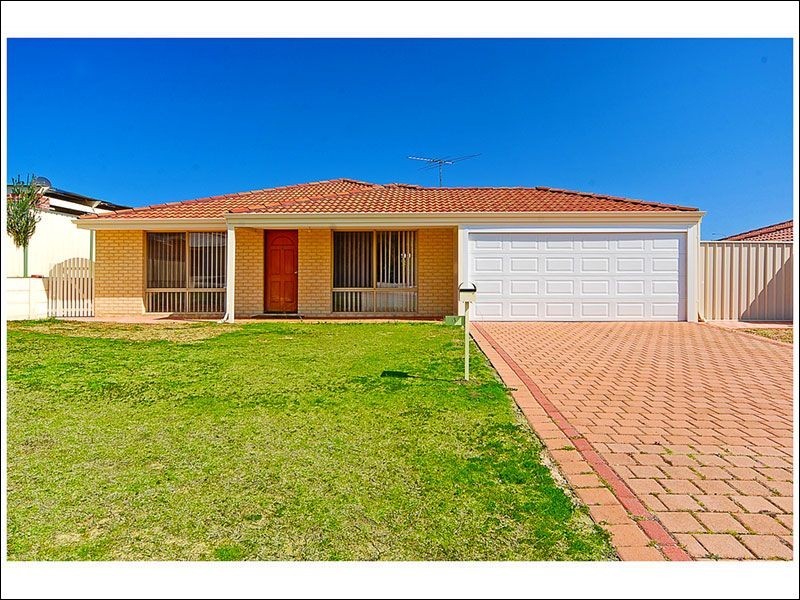 4 Yale Place, Marangaroo WA 6064
