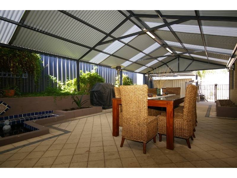 10 Laura Rise, Marangaroo WA 6064