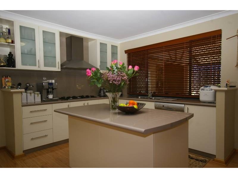 10 Laura Rise, Marangaroo WA 6064