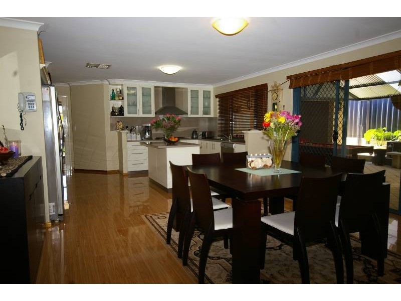 10 Laura Rise, Marangaroo WA 6064