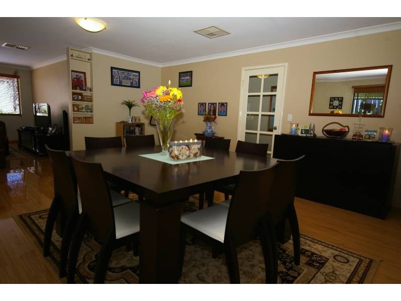 10 Laura Rise, Marangaroo WA 6064