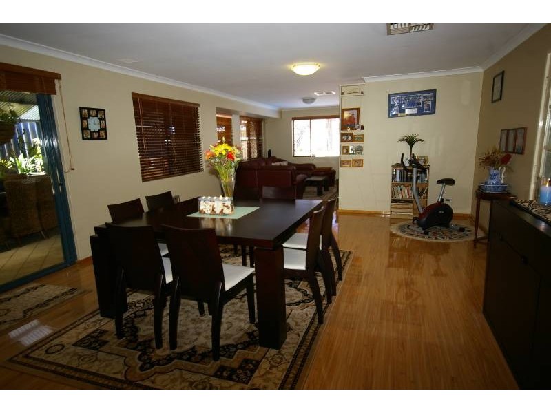 10 Laura Rise, Marangaroo WA 6064