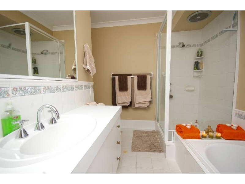 10 Laura Rise, Marangaroo WA 6064