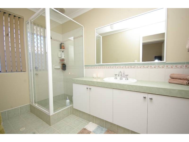 10 Laura Rise, Marangaroo WA 6064