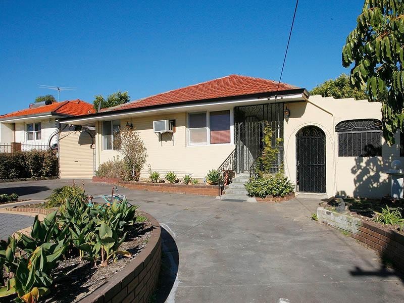 52 Dallington Crescent, Balga WA 6061