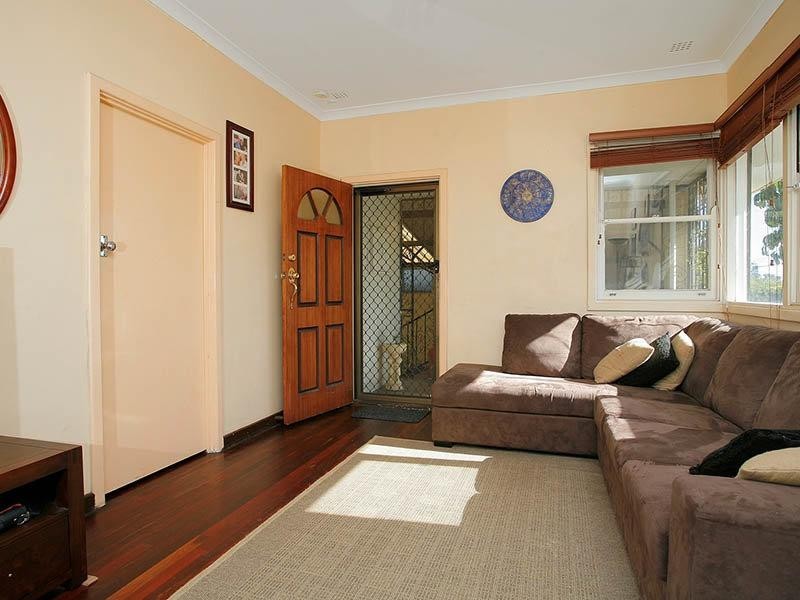 52 Dallington Crescent, Balga WA 6061