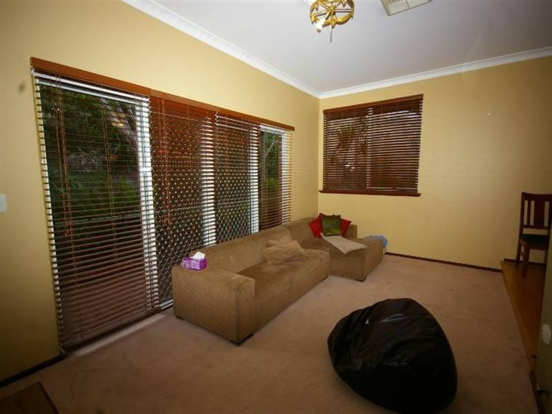 17 Island Retreat, Ballajura WA 6066