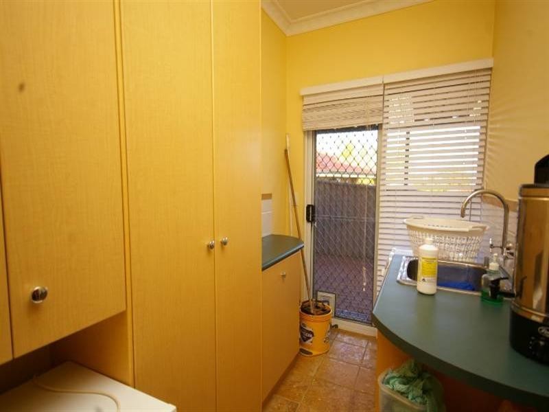 17 Island Retreat, Ballajura WA 6066